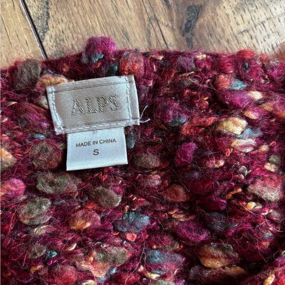 Chunky Knit Alps Burgundy Cardigan with alpaca and mohair - Picture 4 of 6